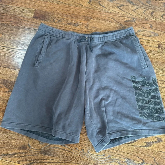 Nike Fleece Men's Shorts Gray Nike Logo SZ XXL Activewear Soft L0387 - Picture 3 of 7